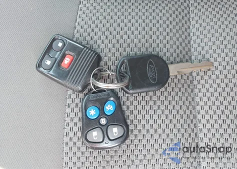 2005 Ford Escape Xlt z USA, uszkodzony, nr VIN 1FMYU931X5KD76342